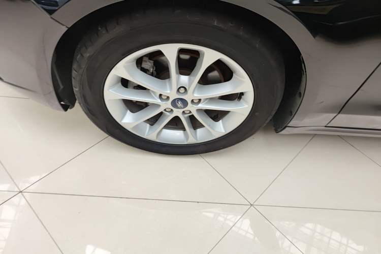 Used Ford Mondeo 2018 EcoBoost 180 Smart Control Fashion Model China VI Standard Left Front Wheel Hub