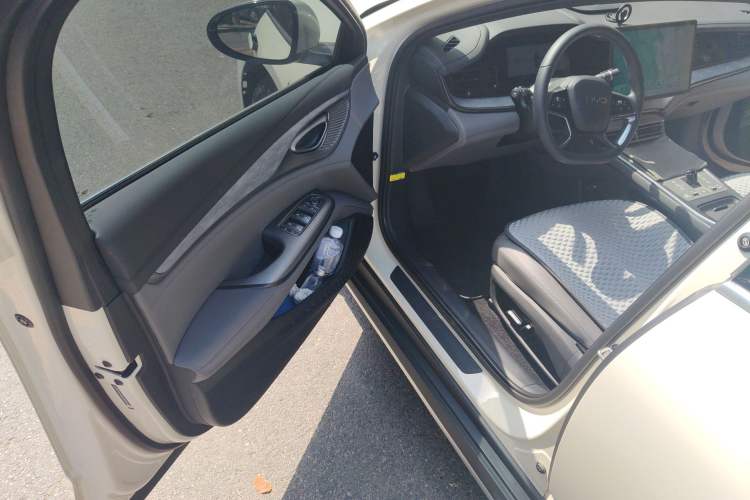 Used BYD Seal 2024 HONOR Edition DM-i 1.5L 121km Elite Model Driver Seat