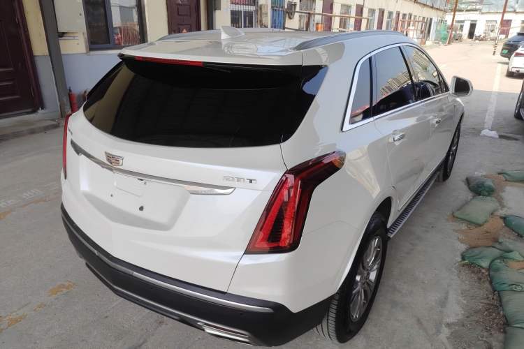 Used Cadillac XT5 2020 28T Luxury Version Rear Right 45 Deg