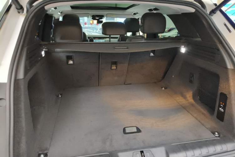 Used Land Rover Range Sport 2024 360 PS S Trunk