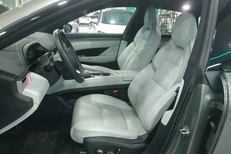 Used Zeekr 001 2025 WE Edition 100 kWh Rear-Wheel Drive
