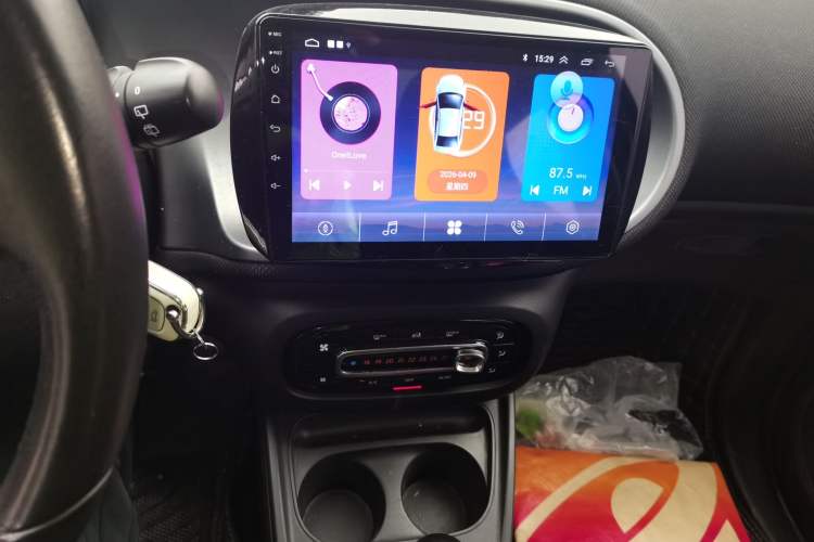 Used smart forfour 2016 1.0L 52 kW Passion Edition Audio And AC Panel