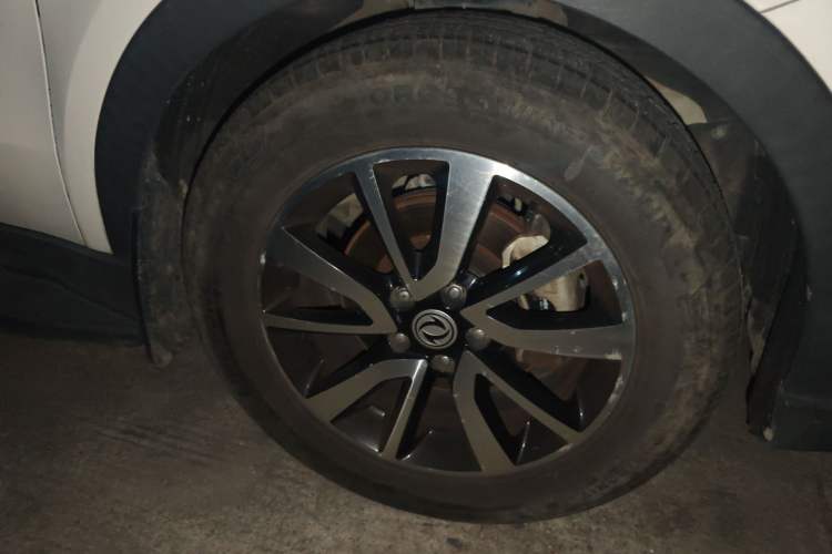 Used Dongfeng Fengon 580 2018 1.5T Manual Luxury Model Exterior 4