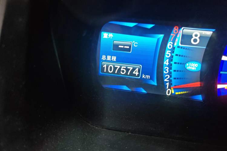 Used BYD M6 2013 2.4L Manual Luxury Model