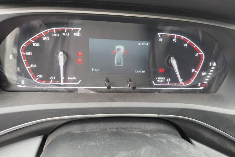 Used SAIC MAXUS Xintu V80 2025 PRO Aoyuntong 2.0T Manual Long Wheelbase Mid-Height 6/7/8/9-Seater Odometer Close Up