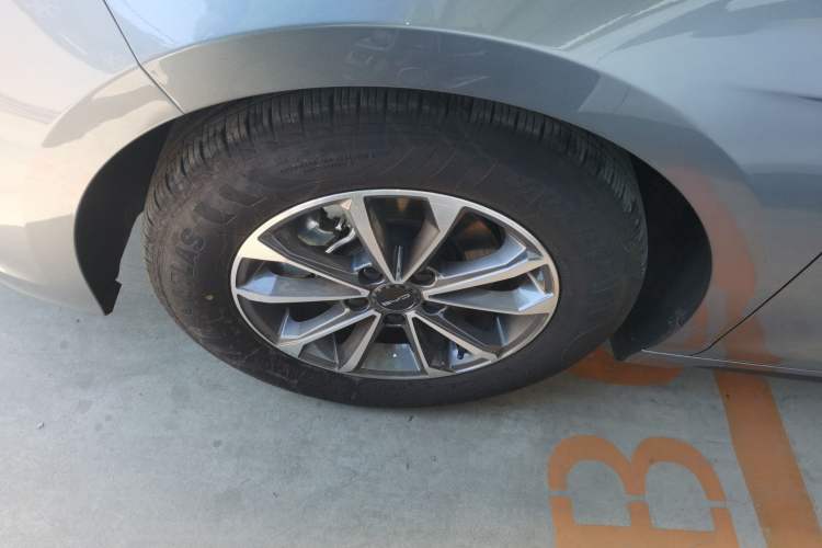 Used BYD Destroyer 05 2024 HONOR Edition DM-i 55KM Luxury Model Left Front Wheel Hub