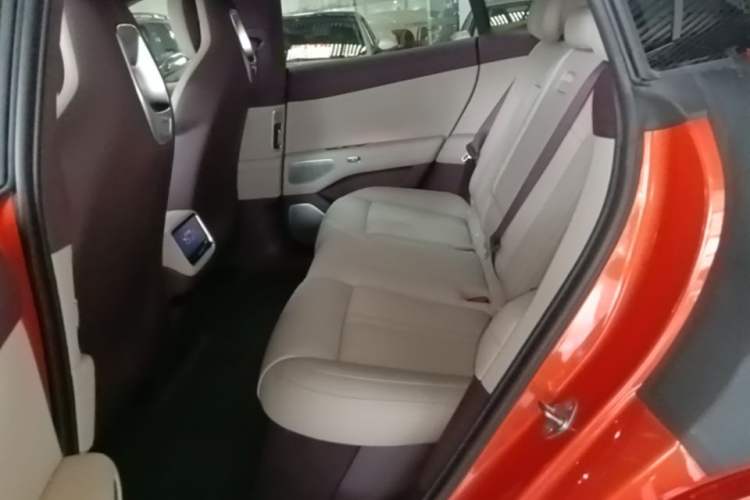 Used Xiaomi Auto YU7 2025 Ultra-Long Range High-Performance All-Wheel-Drive Max Edition Left Rear Seat