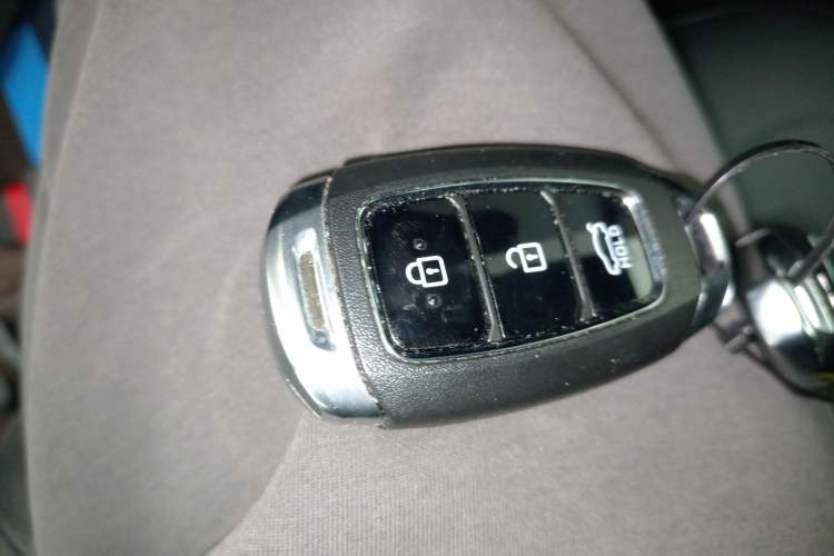 Used Hyundai Elantra 2021 1.5L CVT LUX Prestige Edition Vehicle Key