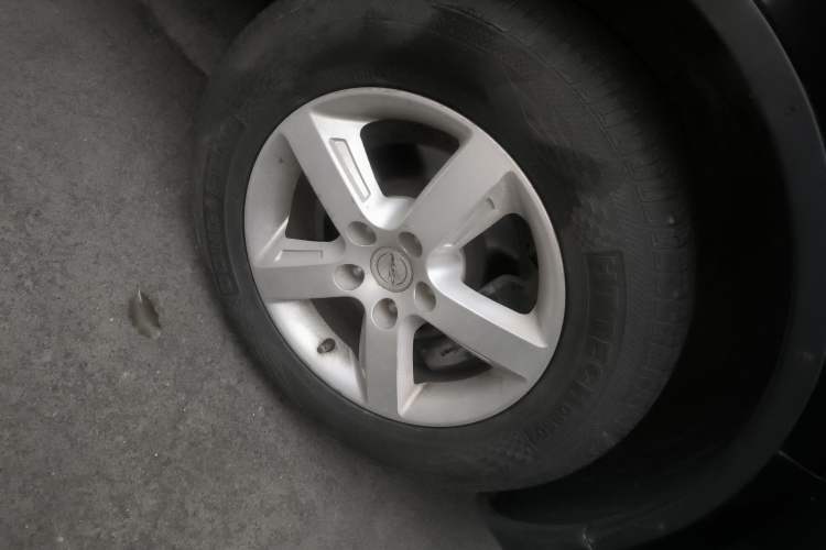 Used Zotye Domy X5 2016 1.5T Manual Luxury 7-Seater Model China IV Standard Right Front Wheel Hub