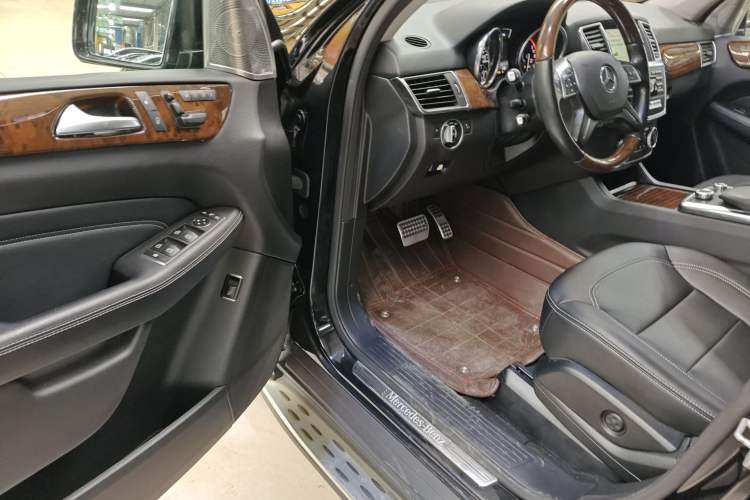 Used Mercedes-Benz M-Class 2014 ML 400 4MATIC Luxury Model