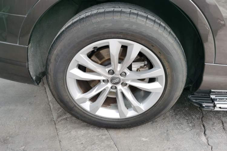 Used Audi Q7 2018 40 TFSI Comfort Model