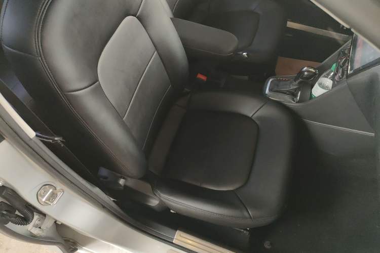 Used Volkswagen Jetta 2015 Value Edition 1.6L Automatic Comfort Version Right Front Seat