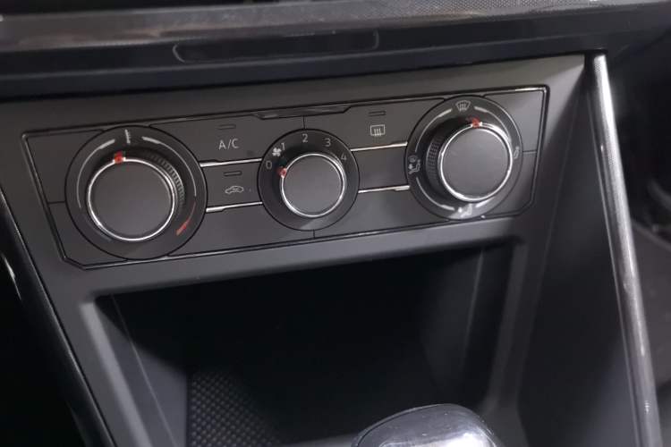 Used Volkswagen Lavida 2025 New Sharp 1.5L Outstanding New Edition Audio And AC Panel