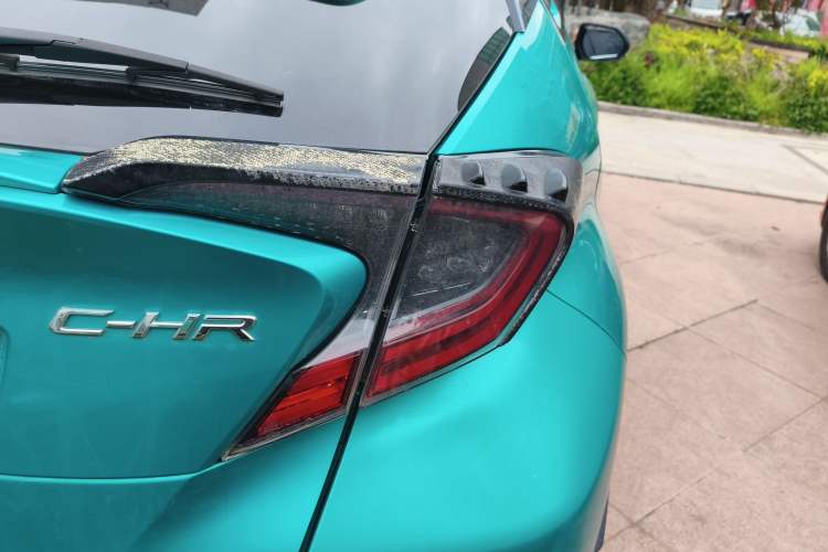 Used Toyota C-HR 2018 2.0L Luxury Sunroof Version China VI Standard