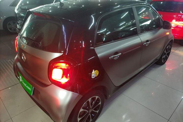 Used smart forfour 2016 1.0L 52 kW Passion Edition Rear Right 45 Deg
