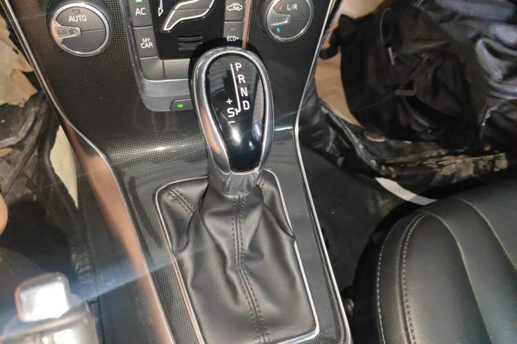 Used Volvo V40 2018 T3 Zhiyi Edition