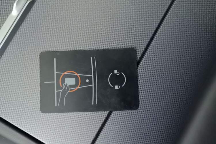 Used Tesla Model Y 2025 Rear-Wheel Drive First Edition Interior 1