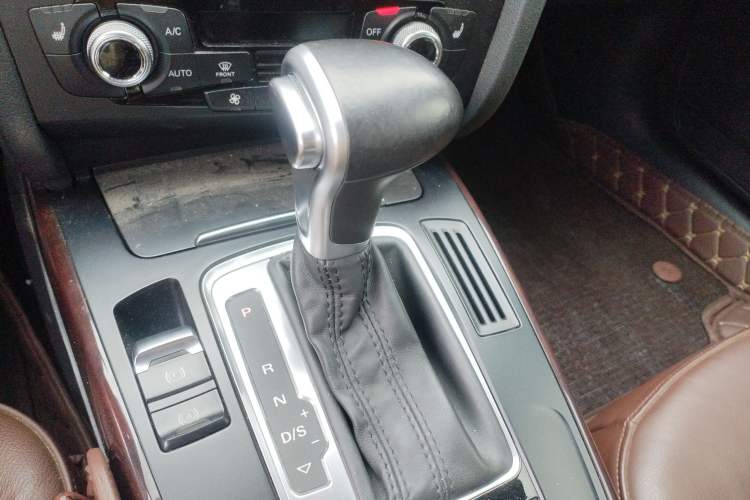 Used Audi A4L 2016 35 TFSI Automatic Comfort Model Gear Lever