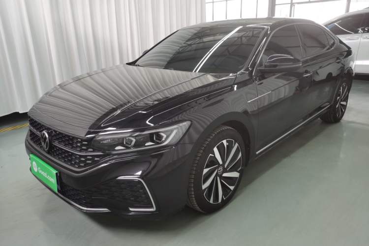 Used Volkswagen Passat 2022 330TSI Starry Luxury Edition