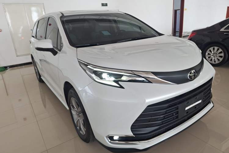 Used Toyota SIENNA 2024 2.5L Hybrid Comfort Edition
