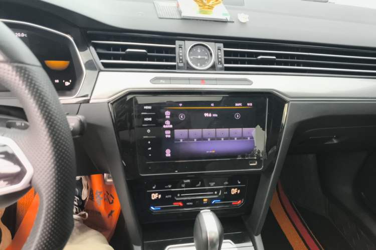 Used Volkswagen Magotan 2023 2 Million Units Limited Edition 330TSI DSG Leading Version Audio And AC Panel