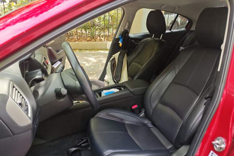 Used Mazda 3 Axela 2017 Sedan 1.5L Automatic Luxury Model Emission Standard China V