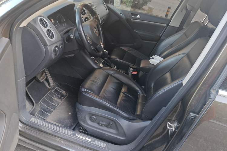 Used Volkswagen Tiguan 2015 1.8TSI Automatic All-Wheel-Drive Luxury Model
