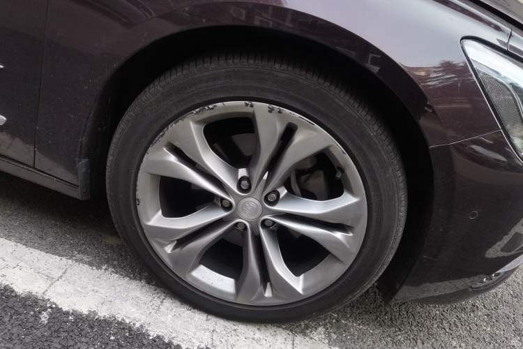 Used Buick LaCrosse 2018 28T Avenir
