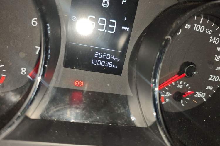 Used Volkswagen Lamando 2015 230TSI DSG Fashion Edition
