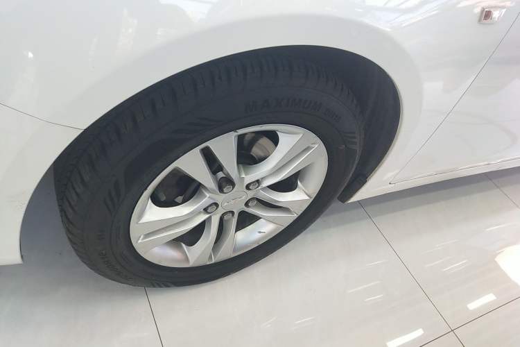 Used Chevrolet Cruze 2013 Hatchback 1.6L Manual Luxury Model
