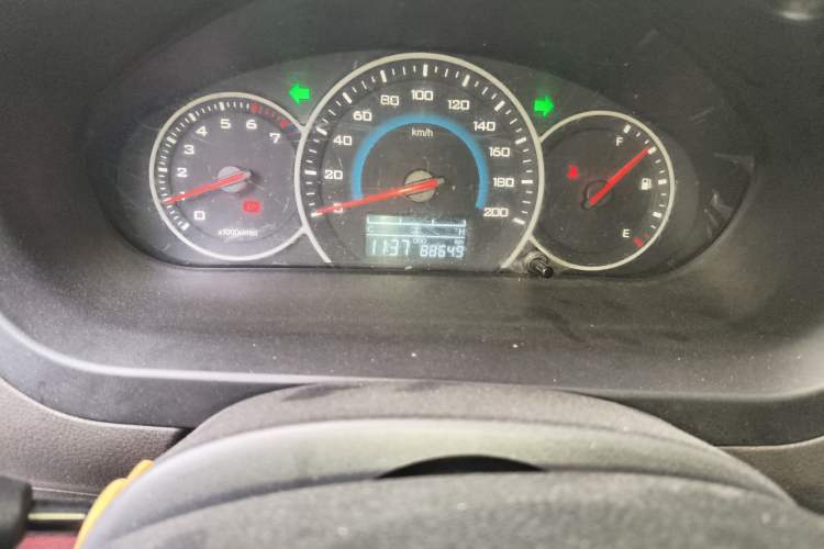 Used Wuling Rongguang V 2015 1.5L Standard Version Odometer Close Up