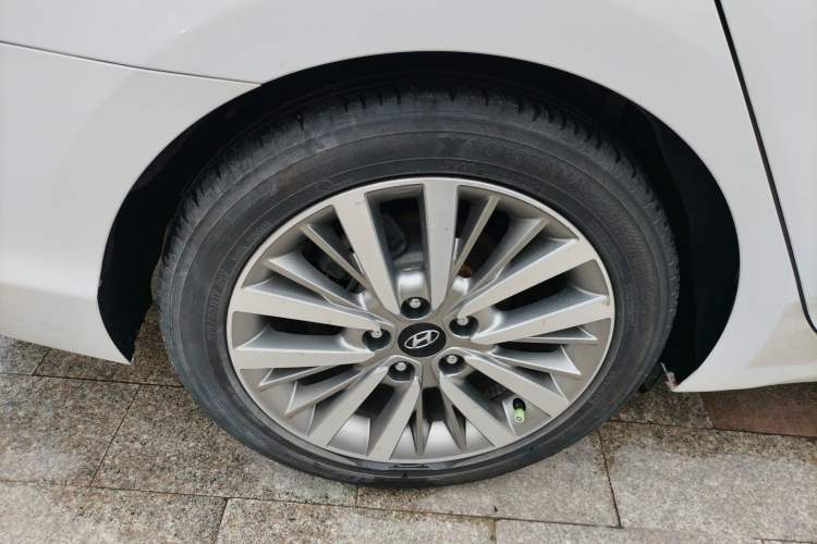 Used Hyundai Mistra 2017 1.8L Automatic Smart GLS China V Standard Right Rear Wheel Hub