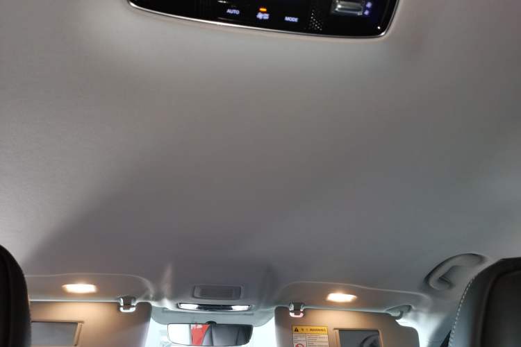 Used Roewe iMAX8 2021 Model 400TGI Exclusive Version for Key Accounts
