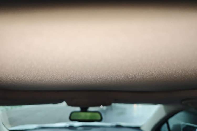 Used Cadillac XT5 2018 25T Luxury Model Headliner