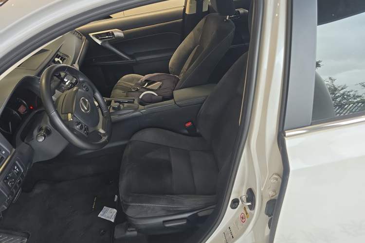 Used Lexus CT 2014 CT200h Comfort Edition Monochrome