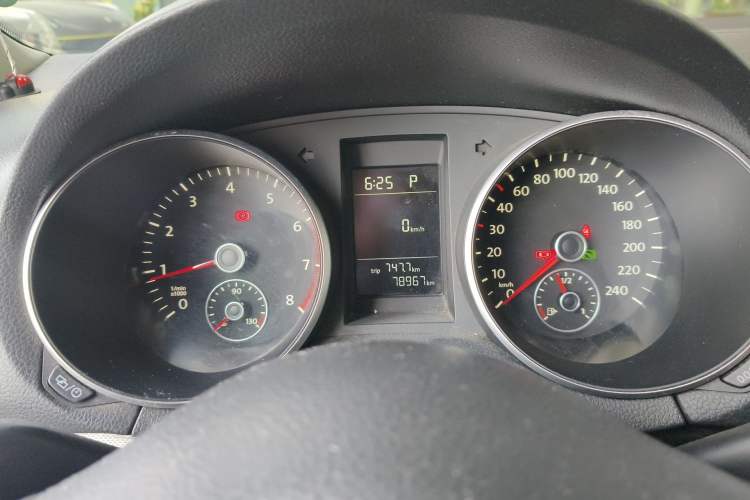 Used Volkswagen Golf 2012 1.6L Automatic Comfort Model Instrument Cluster