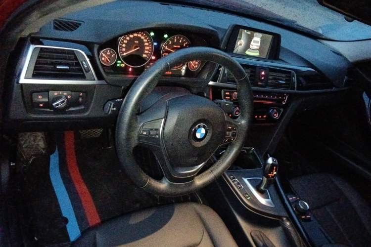 Used BMW 3 Series 2017 318i Fashion Model
