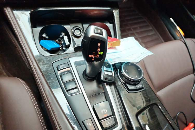 Used BMW 5 Series 2014 525Li Luxury Design Package