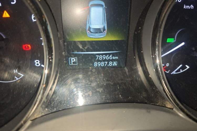 Used Nissan X-Trail 2014 2.0L CVT Comfort Edition 2WD Odometer Close Up