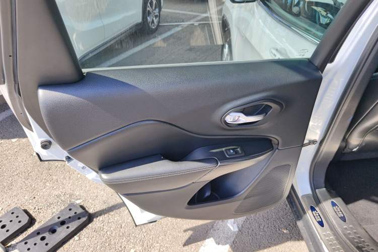 Used Jeep Cherokee 2017 2.4L Leading Smart Edition