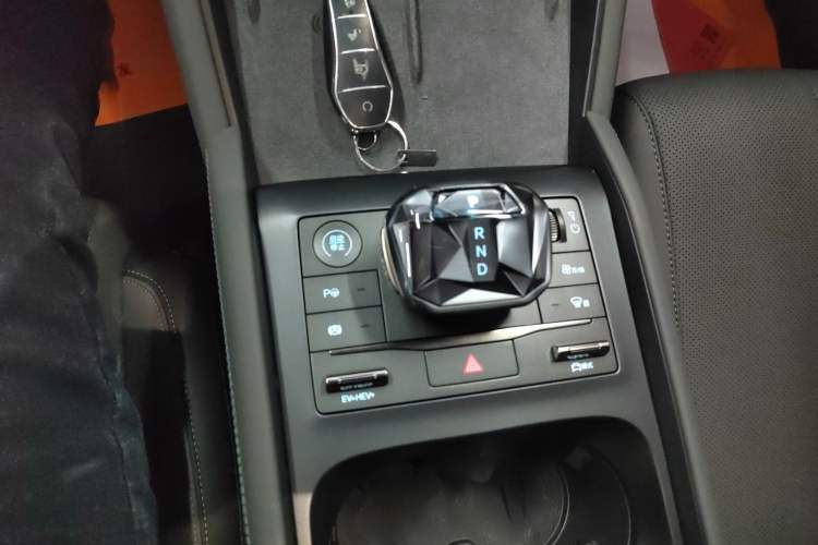 Used BYD Qin L 2025 DM-i Smart Drive 120KM Superior Model
