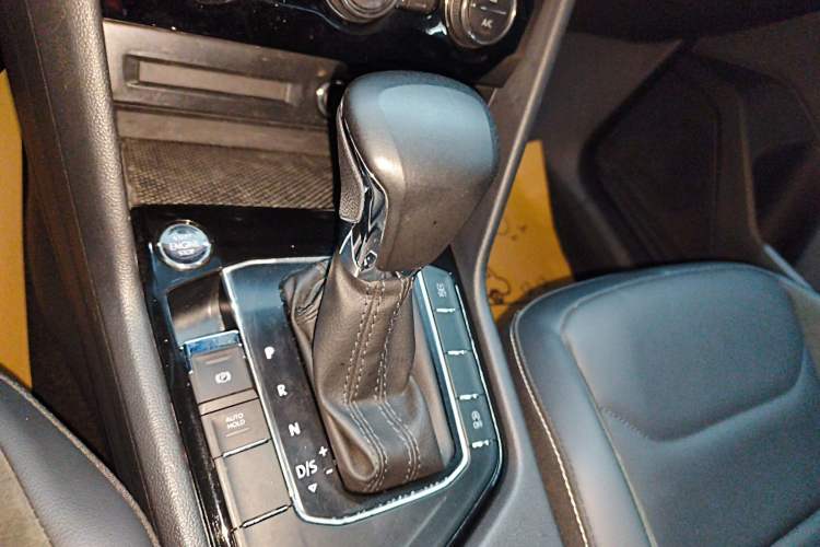 Used Volkswagen Tiguan L 2021 330TSI Automatic Two-Wheel Drive Smart Edition
