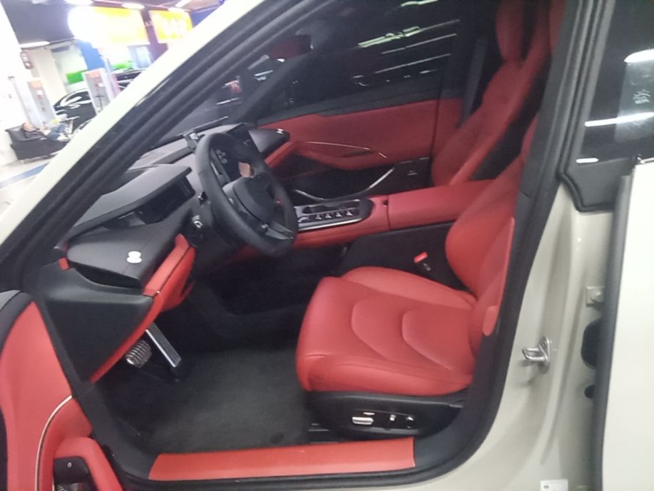 Xiaomi Auto SU7 2024 Four-Wheel Drive Ultra-Long Range Advanced Intelligent Driving Max Edition — снимка 17