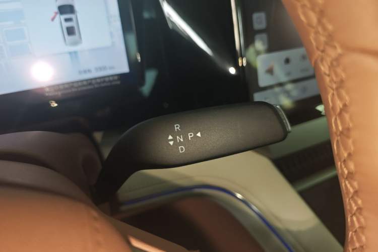 Used BYD Xia 2025 DM-i 1.5T 180km Excellence Model Gear Lever