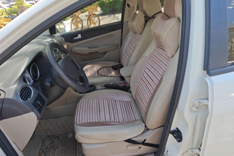 Used Ford Focus 2013 Sedan Classic 1.8L Automatic Base Model