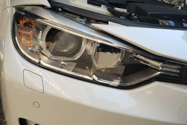 Used BMW 3 Series 2015 316Li Fashion Model
