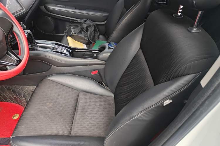 Used Honda Vezel 2022 1.5L CVT Phantom Night Pioneer Edition Left Front Seat