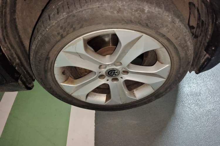 Used BMW X6 2011 xDrive35i Right Front Wheel Hub