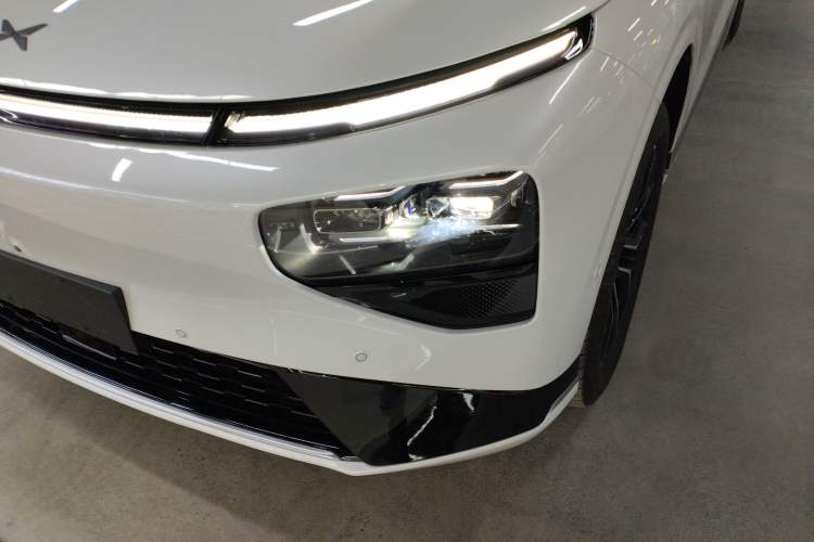 Used XPeng G9 2025 625 Long-Range Max Left Front Headlight