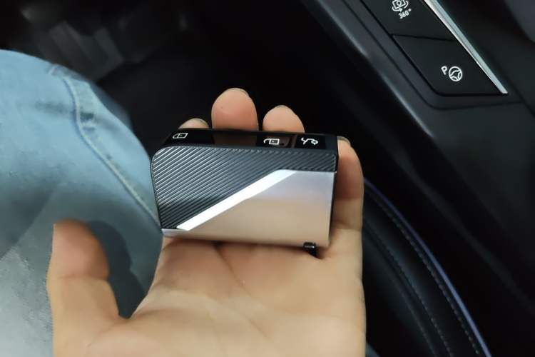 Used Lynk & Co 06 2023 Remix 1.5T Shero
